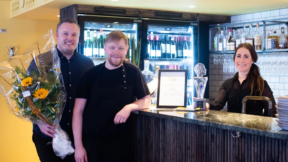Jens Hallbergs, Johan Erikssons och Ida Åhmans Centrum krog utnämndes på torsdagen till Årets besöksanledning i Piteå.
