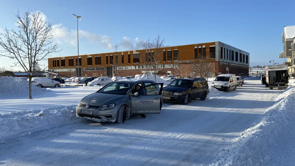 Hittills har omdömena om Klöverns parkeringsgarage estetiska utformning varit negativa men affärsenhetschefen Johanna Åndberg tycker inte byggnaden ska dömas ut innan den är helt klar.