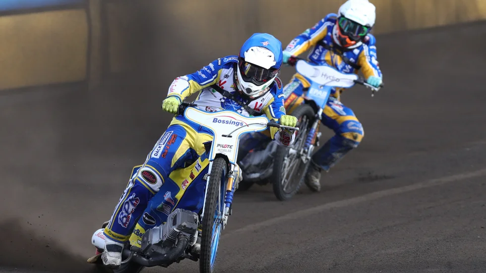 Västerviks Linus Sundström, får vänta lite till på att tävla då första deltävlingen av Garageportexperten Cup ställs in.