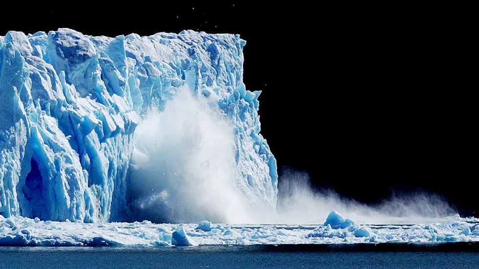 Elbilen kan vara en räddning för de smältande glaciärerna, menar skribenten. 