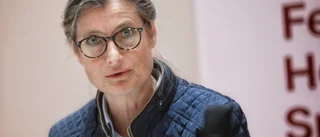 Åkerlind: Munskydd för personal men inte patienter