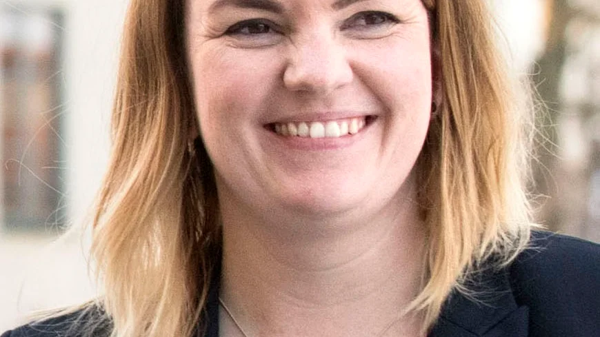 Emilia Töyrä (S) är riksdagsledamot från Kiruna. Hon är bland annat ledamot i riksdagens socialförsäkringsutskott.
