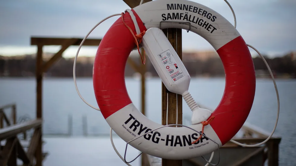 En man som skulle se till sin båt i Tanums kommun har hittats död i vattnet. Arkivbild.