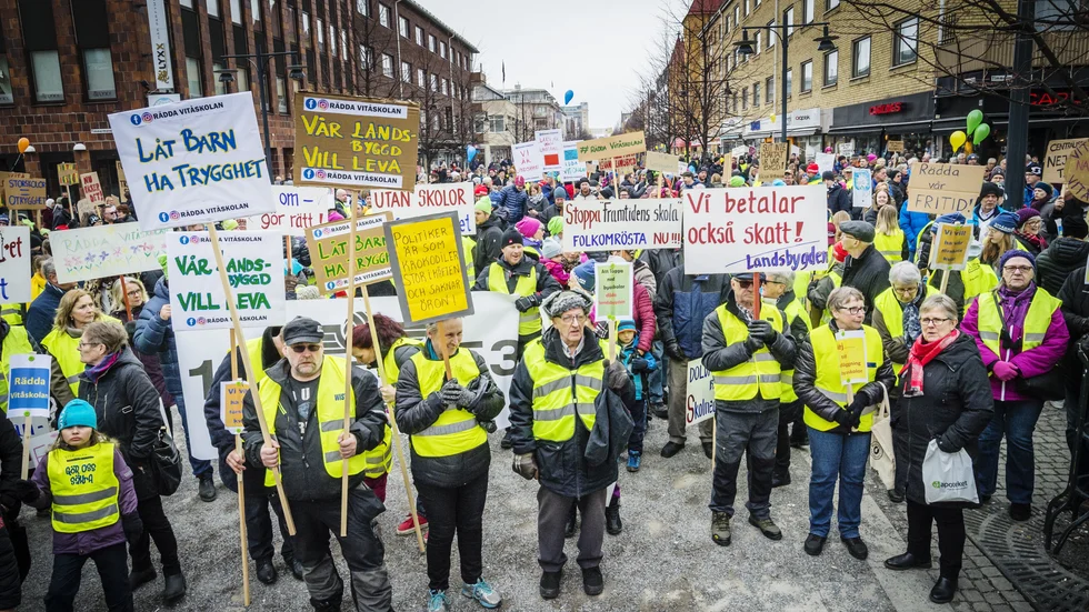 "Det är en kamp för att hela kommunen ska leva, inte bara de centrala delarna. Därför har jag fortsatt lägga mycket av min tid på skolfrågan", skriver Mona Nykänen. 
