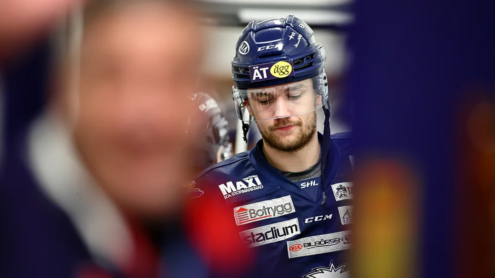 En tuff skada, sistaplats i SHL och bara fem poäng på 23 matcher. Bergsbysonen Filip Berglund hoppas nu på ett lyft – med start mot Skellefteå i kväll. 