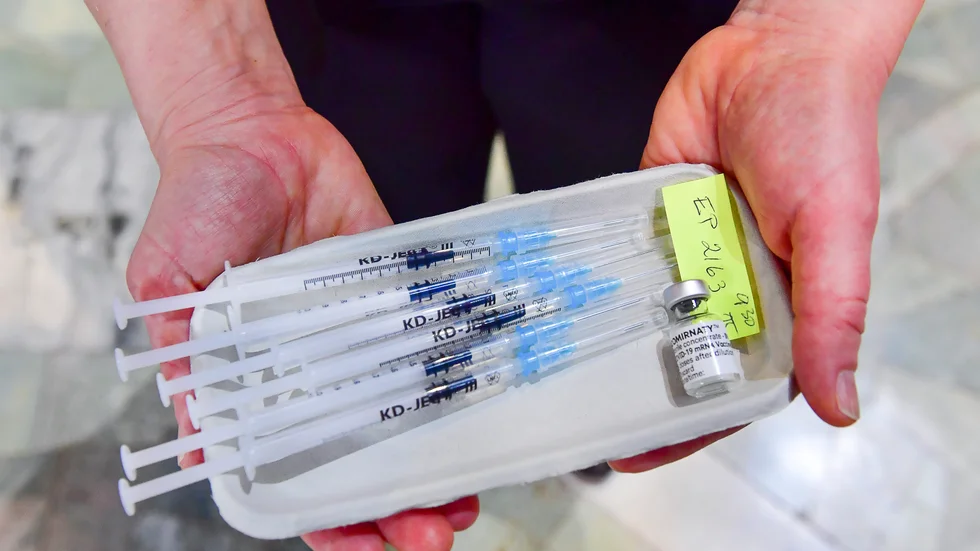 Hittills har 437|699 personer fått åtminstone en dos coronavaccin. Arkivbild.