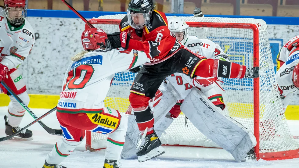 Jenni Hiirkoski och hennes Luleå Hockey/MSSK fick kriga hårt för segern mot Modo.