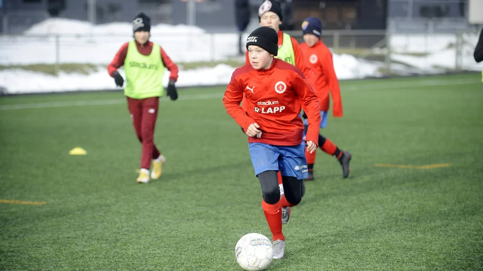 Ungdomsfotbollen i Nyköpings BIS får ett välkomnat tillskott även i år. Arkivbild.