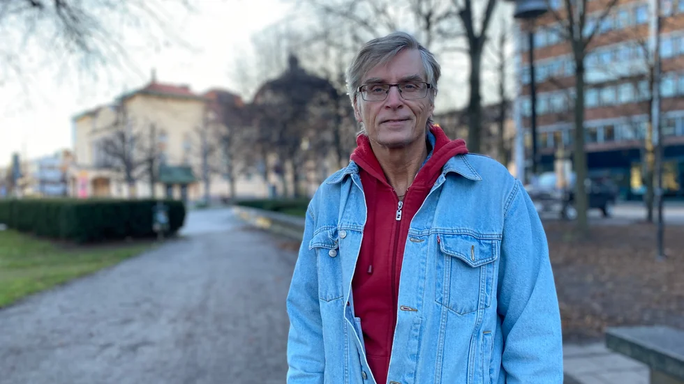 "Man kan inte sitta kvar som politiker när man har fattat beslut som kostat människoliv" säger Jan Jädersand.