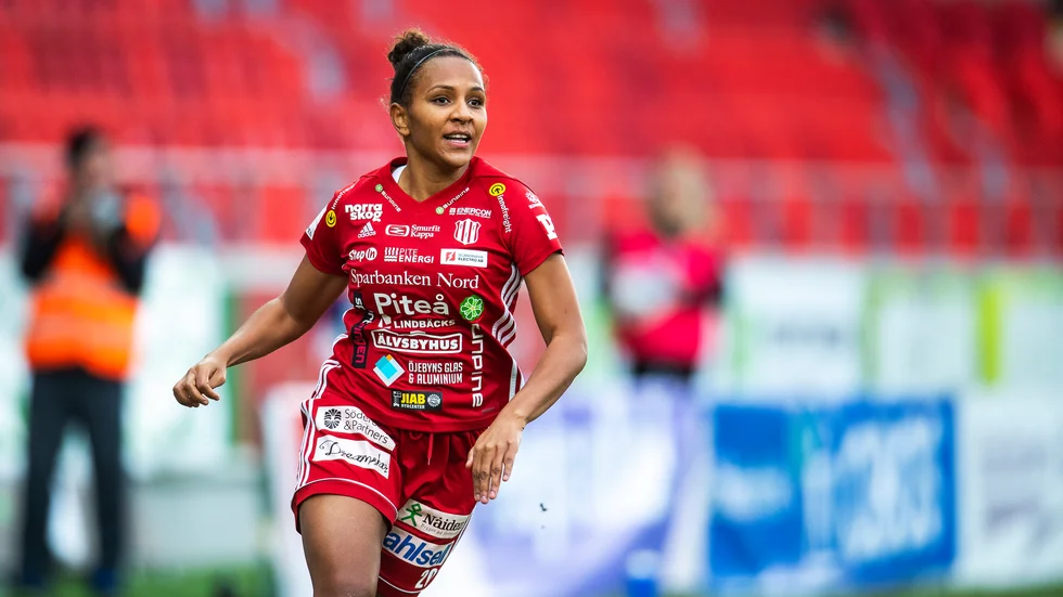 Madelen Janogy, med ett förflutet i Piteå, kan lämna damallsvenskan och flytta utomlands. (Arkivbild)