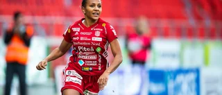 Madelen Janogy tackar PIF-tränaren Stellan Carlsson