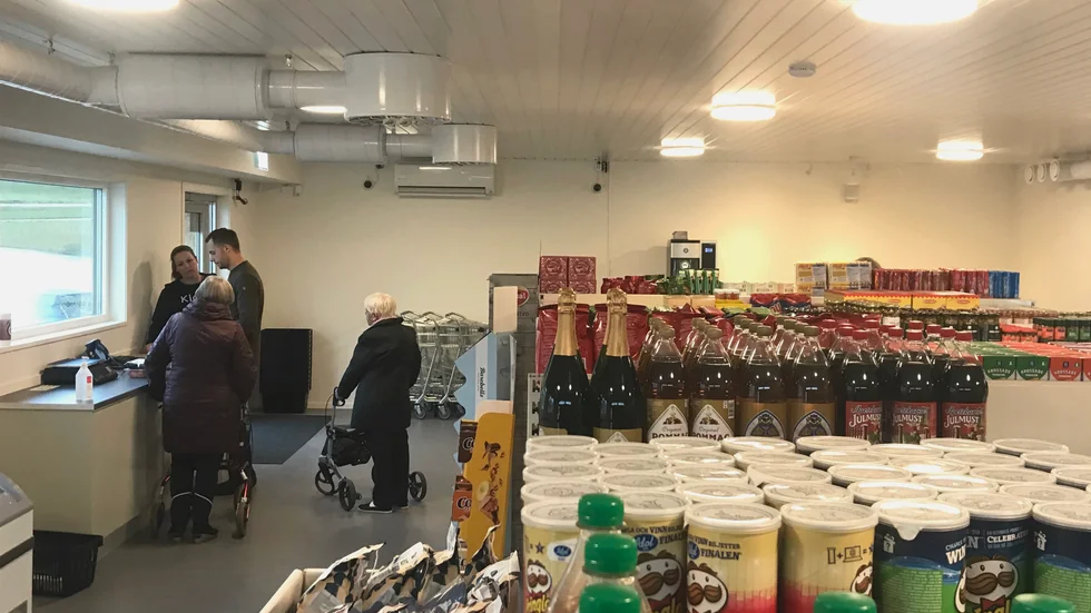 På torsdagsförmiddagen öppnade Stina Söderström och Mattias Stjernström den nya butiken i Kjula.