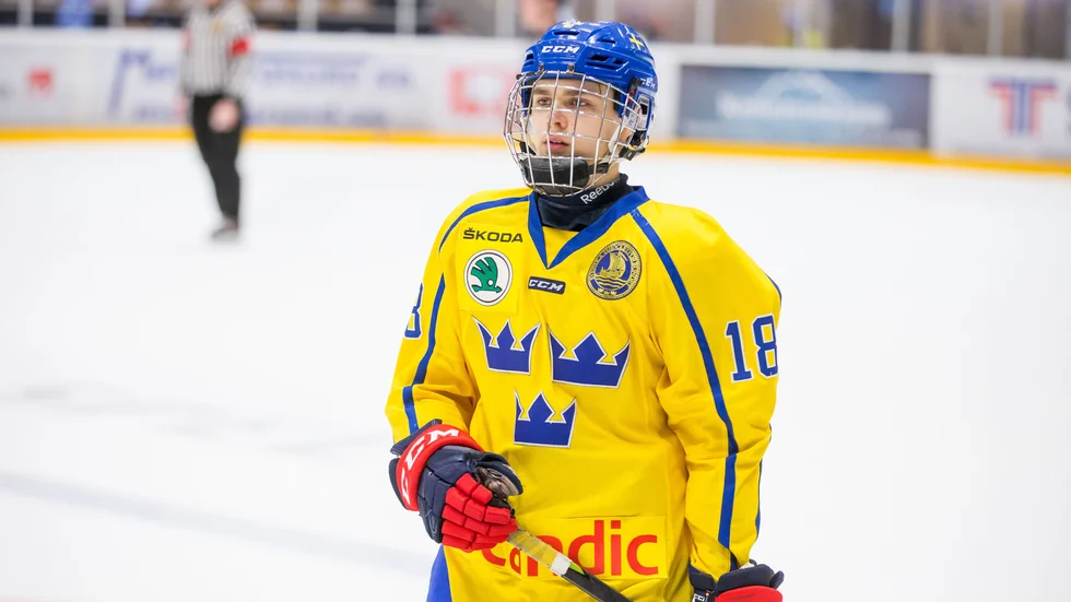  Elliot Ekmark är en av talangerna i LHC:s J20-lag som väntar på att kunna få chansen på riktigt. Nu är han i väg med J20-landslaget. 