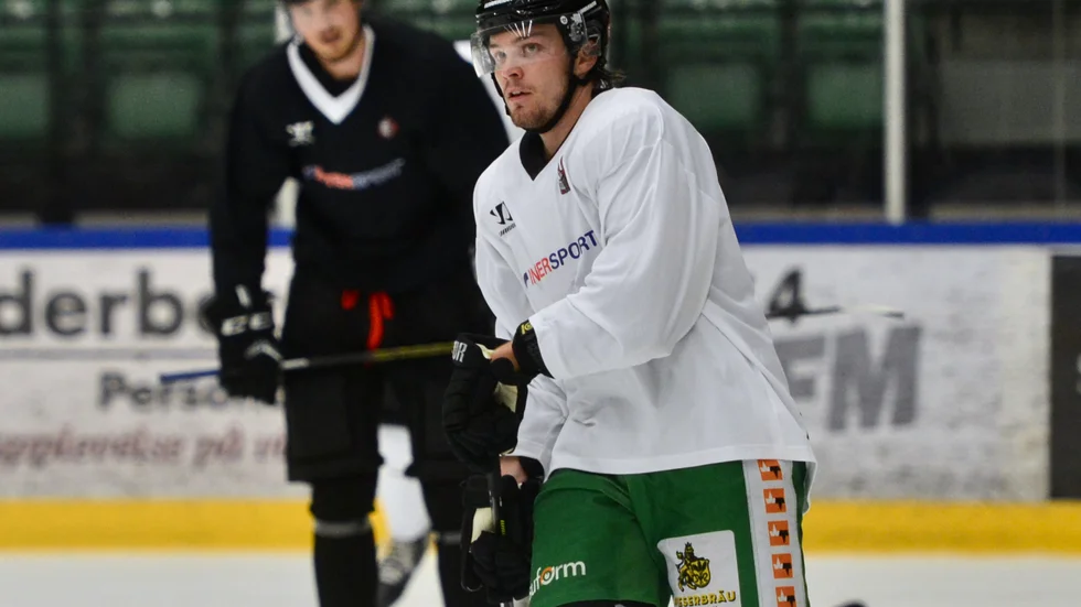 David Ojamäe, som är fostrad i Brynäs juniorhockey, har efter två säsonger i Amarillo och Tranås av alla ställen i världen, hittat till Nyköpings SK.