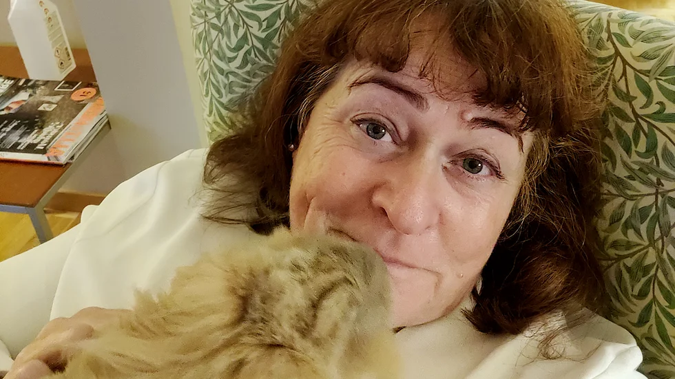 "Man kan tycka vad man vill om kaniner, men min Roffe har varit en liten räddning under pandemin", säger Nina Kopp, 55. 