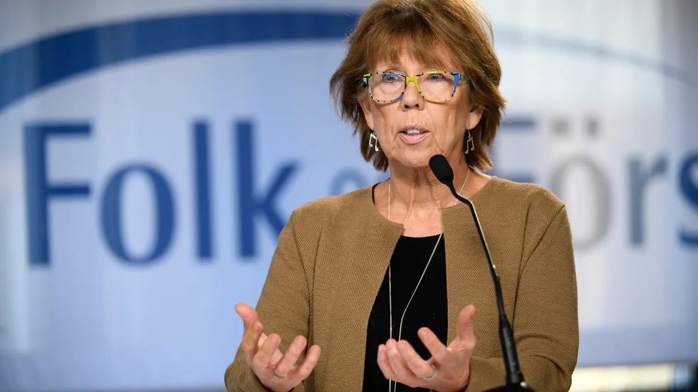 Barbro Holmberg, utredare om civilt försvar, talar på Folk och Försvars digitala konferens.