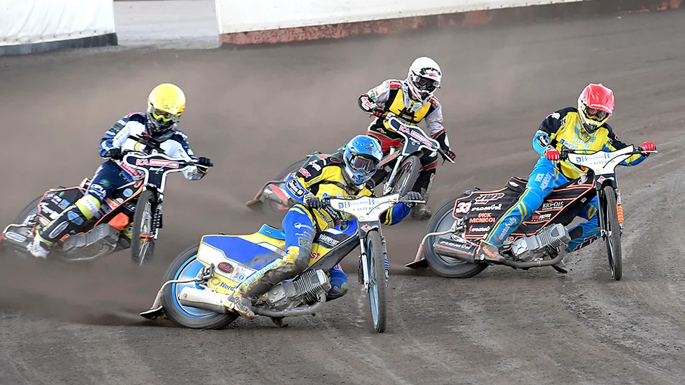 Tillfälliga regler gör att speedwaylagen nu frå ta in en extra förare med officiellt snitt. 
