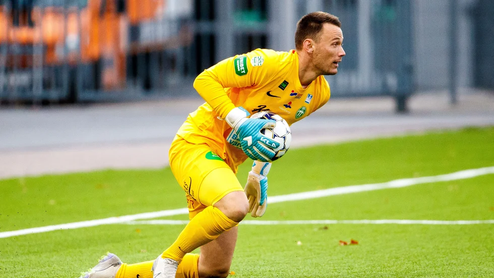 Anton Fagerström har ett år kvar på sitt kontrakt och har precis inlett sin fjärde säsong i Västerås SK.