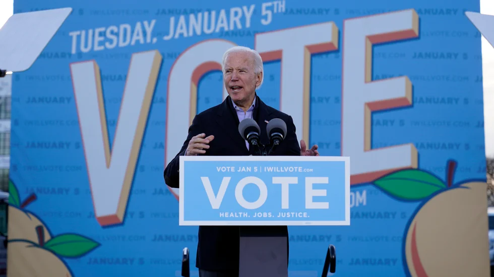 Den tillträdande presidenten Joe Biden håller ett valtal i Atlanta, Georgia, på måndagen.