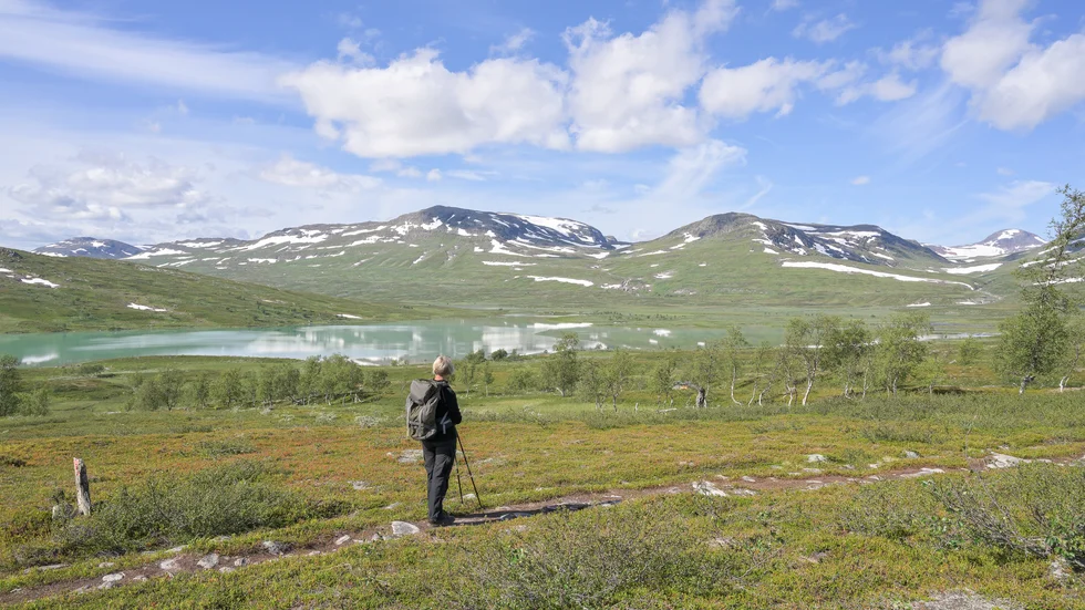 På vandring i Arjeplogs vackra fjällvärld.
