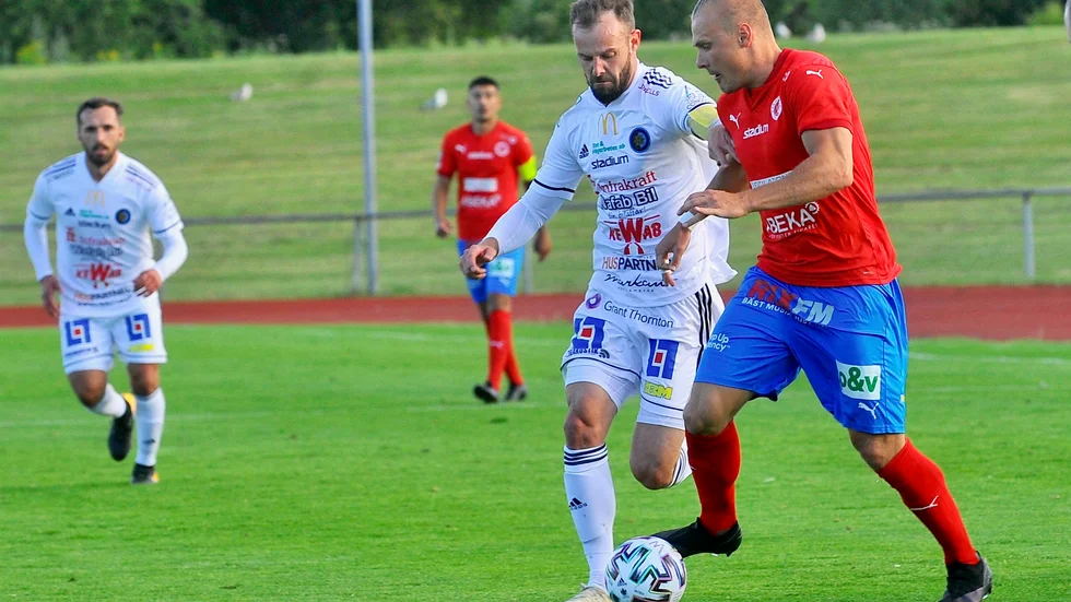 Pontus Nordenberg var hur säker som helstg från straffpunkten och offensivt kunde sedan Bissarna spela ut hela registret borta mot Värmbol. (Arkivbild.)