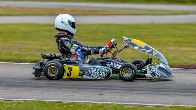 Junior Jonsson firar stora triumfer.