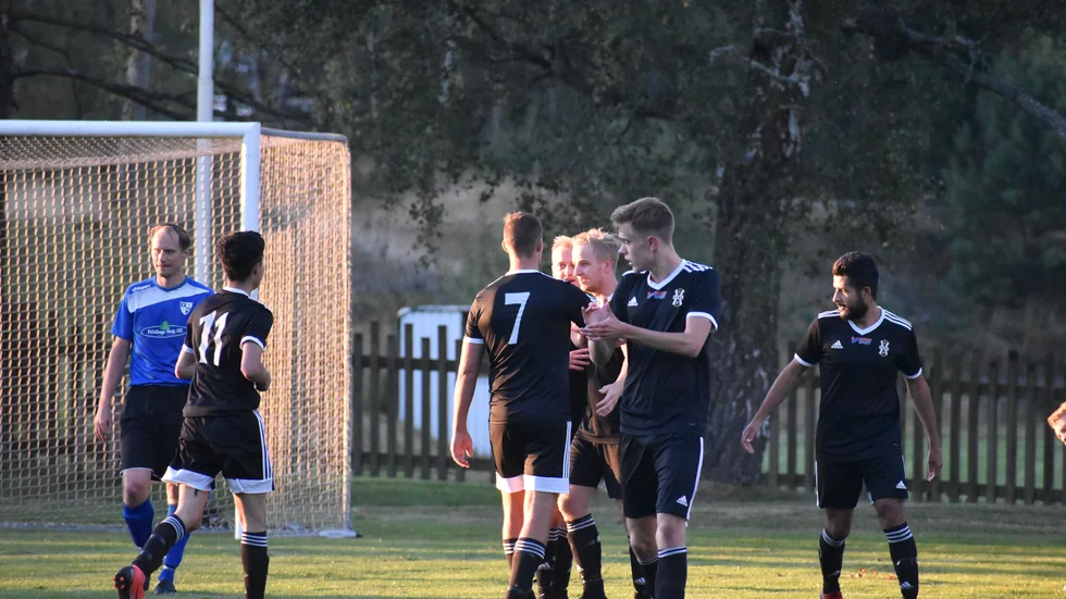 Här jublar IF Hebe, sedan Rasmus Sandsborg gjort 0-1. 