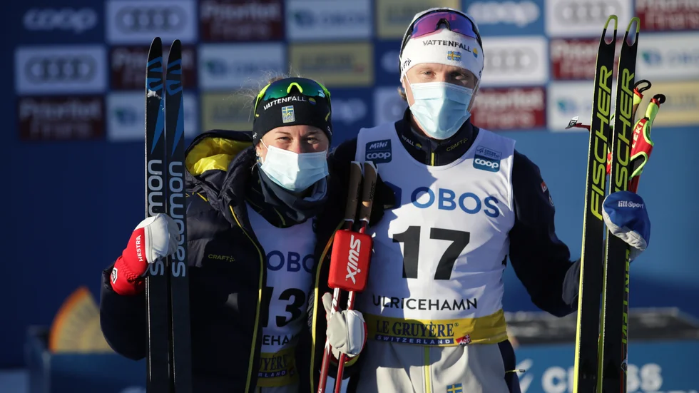 Maja Dahlqvist och Oskar Svensson segrare i sprintfinalerna i världscupen i Ulricehamn på lördagen. I dag handlar det om lagsprint.