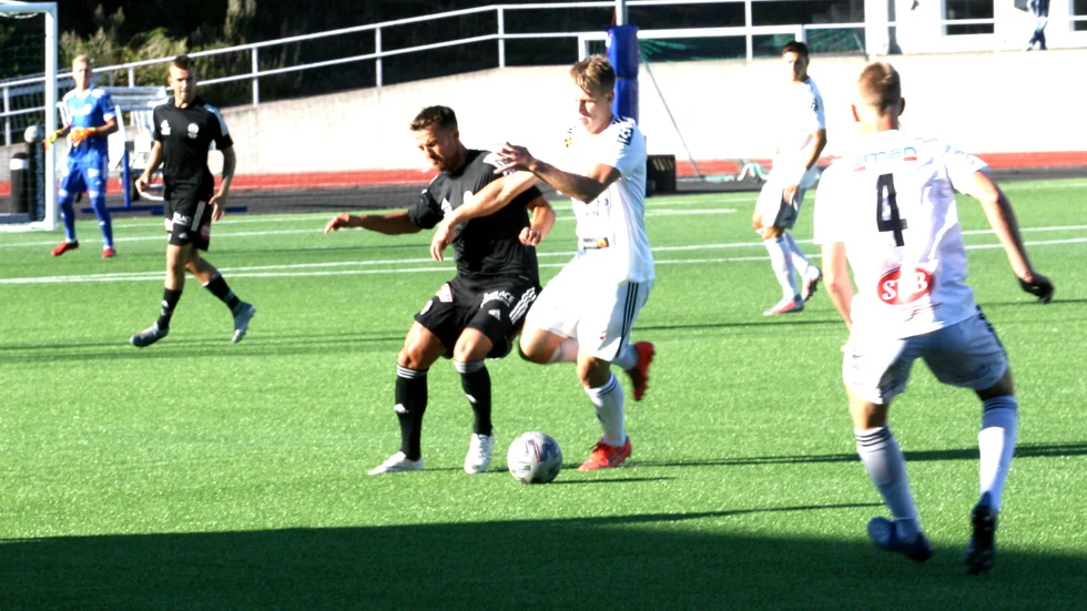 Motala AIF vann i onsdags mot Oskarshamn borta. På söndagen är det ny match hemma mot Tvååker. Jesper Merbom Adolfsson i bortre kanten på bilden fortsätter i startelvan.
