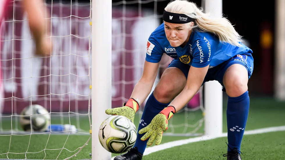 Uppsala målvakt Emma Holmgren gjorde en mycket bra match mot sina gamla lagkamrater. Men det hjälpte inte så mycket. Linköping vann med 3–1.