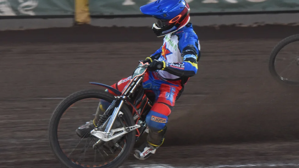 Jacob Thorsell får ta motorcykeln till EM-speedway trots allt. 