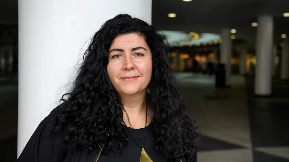 Farnaz Arbabi har regisserat "De kommer att drunkna i sina mödrars tårar" på Unga Klara, som nu ska visas digitalt. Arkivbild.