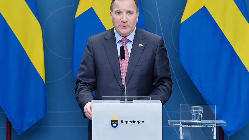 Skribenten är kritisk till Malin Lernfelts ledare som beskyller Stefan Löfven för att dela ut allmosor.  