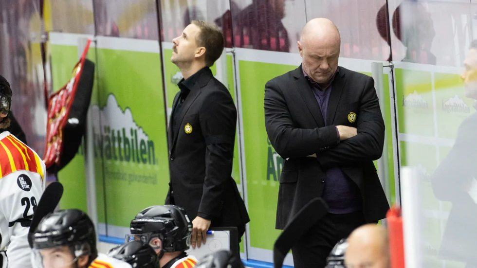 Brynäs tränarduo Viktor Stråhle, vänster, och Peter Andersson, höger. Arkivbild.