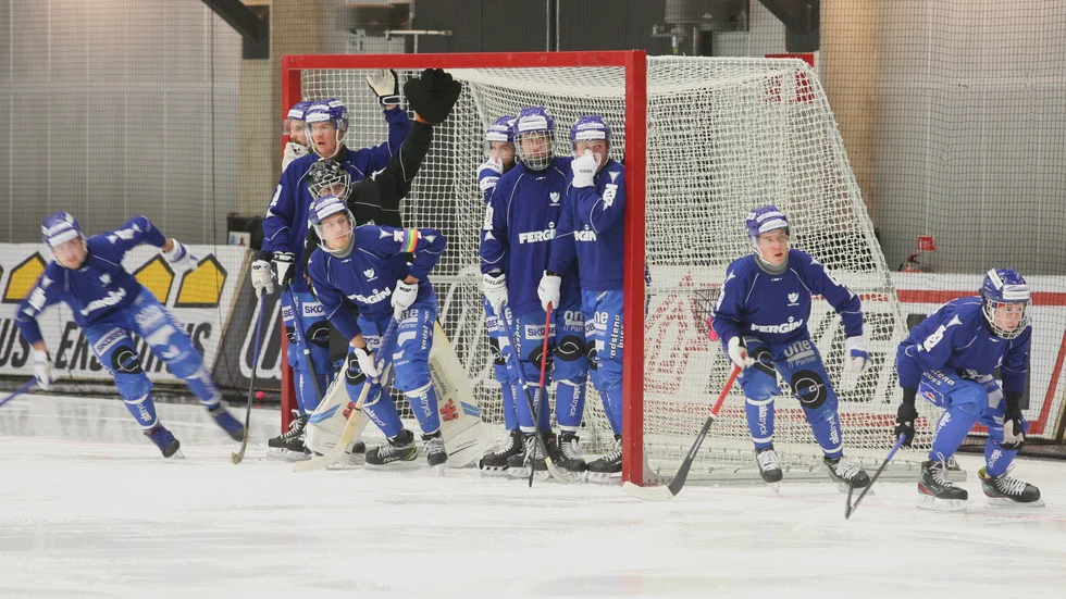 IFK Motalas bandylag rusar ut mot en ny säsong. Strax över mitten är Jens Bollius bedömning av laget efter premiären av Svenska cupen.