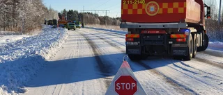 Två personer allvarligt skadade efter krock på Björkskataleden