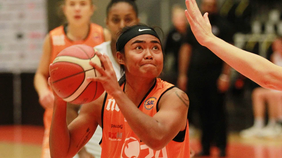Chanelle Molina bidrog med 17 poäng när Dolphins vann klart mot Wetterbygden.