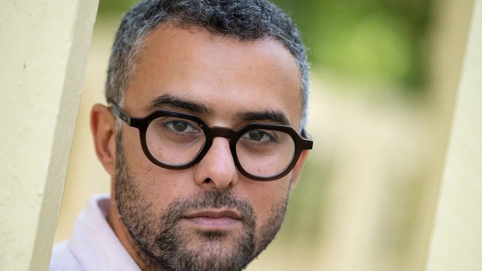 Kulturjournalisten Filip Yifter-Svensson är aktuell med boken "Provokatörerna" om den svenska ståuppscenen.