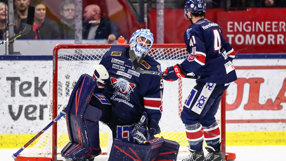 Jonas Gustavsson och Broc Little deppar.