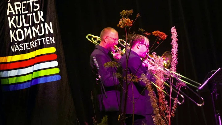 Norrlandsoperans brassensamble stod för underhållningen vid lördagens invigning i Robertsfors. 