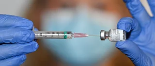 Vaccinprognosen till Sverige skrivs ned igen