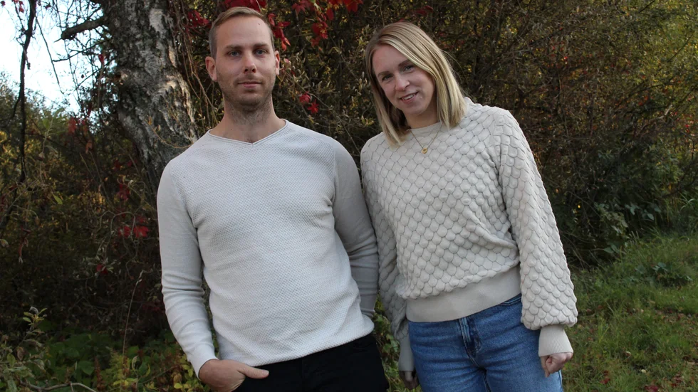 Jonas Thellman och Teresia Larsson fortsatte spendera somrar, jular och många helger i Västervik även efter att de flyttade till Linköping. Nu har de återvänt på heltid. Teresia jobbar på Tjustbygdens Sparbank, Jonas på Pentronic. 
