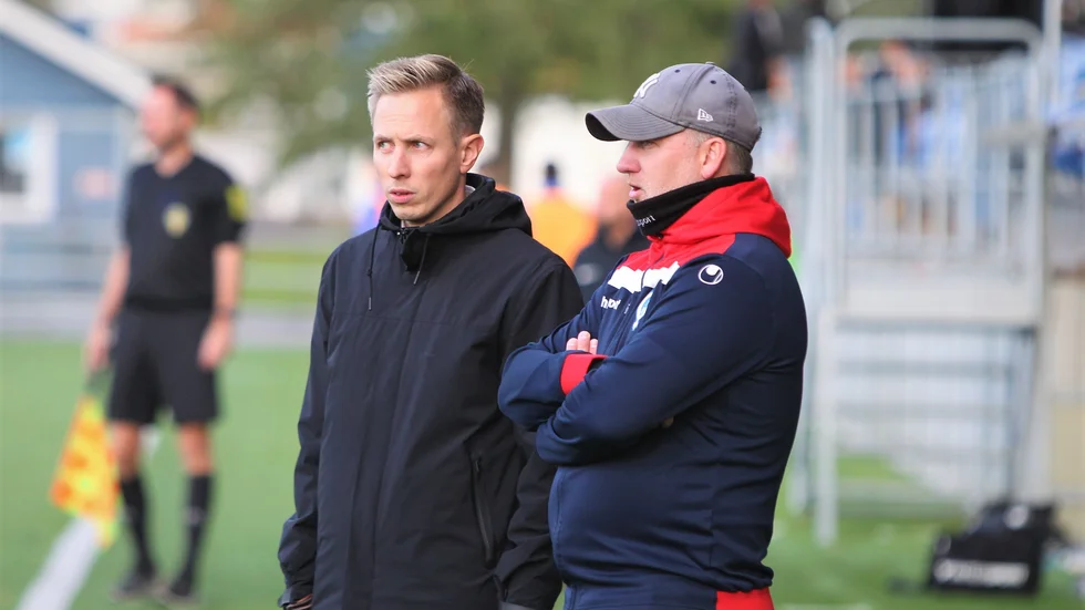 ÅFF:s tränare Jesper Ny och Henrik Gustavsson ser fram emot ödesmatchen mot Torns IF.