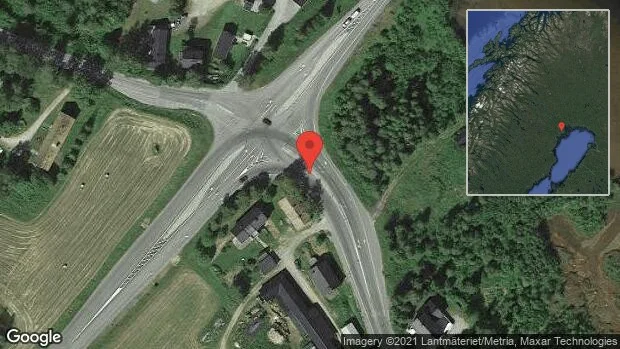Stopp på väg 616 på grund av singelolycka med en personbil
