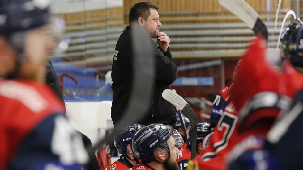 Tränar Mattias Karlin VIK nästa säsong eller inte är frågan. 