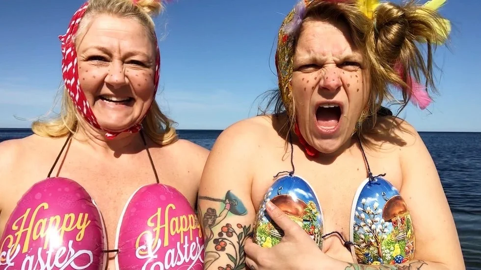Vinnarbilden blev den fantastiskt härliga bilden med Lise Andersson och Caroline Bosdotri. Stort grattis! 