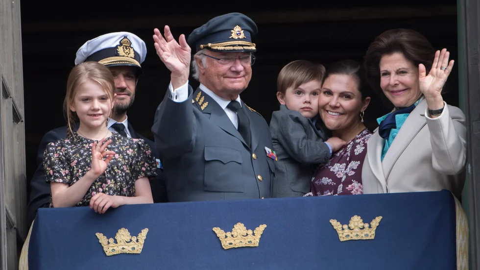"Vi anser att frågan om arvsmonarkins vara eller icke vara måste komma upp på allvar i den politiska debatten"; skriver insändarskribenterna. (Arkivbild)