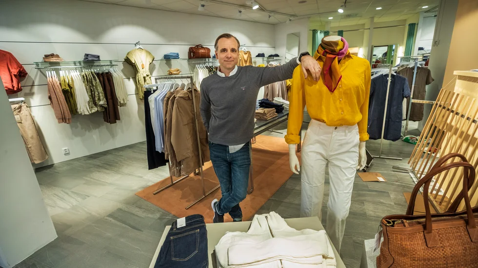 Butikskedjan Marty har öppnat i på Svartbäcksgatan. "Vi väljer att satsa när andra bromsar in", säger Magnus Henriks som är ansvarig för butiken.