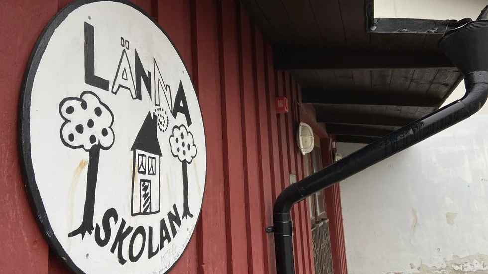 Nu ska Länna skola säljas. Men kommunen fortsätter att hyra lokaler för förskola och gymnastiksal.