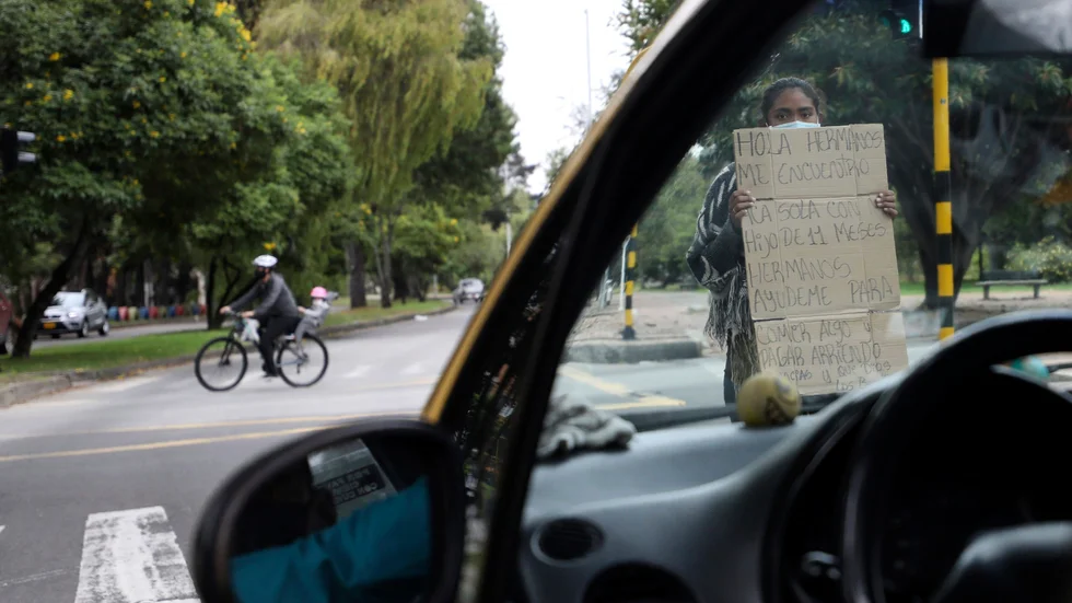 En venezuelansk migrant i Colombias huvudstad Bogotá. Personen på bilden har inget med texten att göra. Arkivbild.